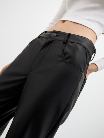 Pull&Bear Regular Broek in Zwart