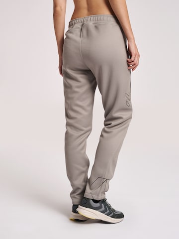 Coupe slim Pantalon de sport Hummel en marron