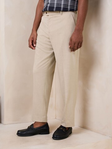 Loosefit Pantaloni con piega frontale di Next in grigio: frontale
