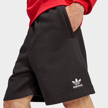 ADIDAS ORIGINALS Regular Shorts in Schwarz