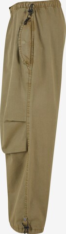 Urban Classics Loose fit Trousers in Green