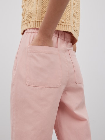 Loosefit Pantaloni 'Alice' di EDITED in rosa