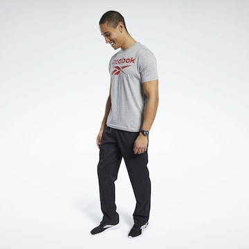 ReebokLoosefit Sportske hlače - crna boja