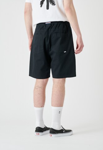 Cleptomanicx Regular Shorts in Schwarz