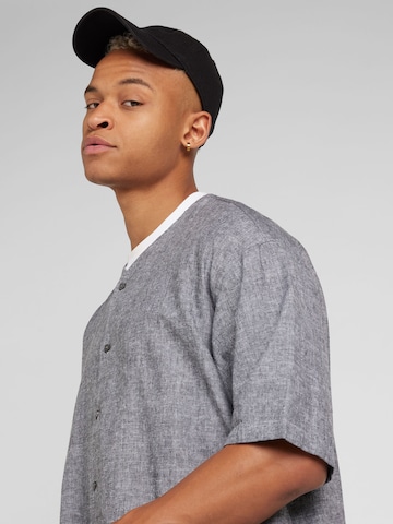 WEEKDAY Comfort fit Button Up Shirt in Grey