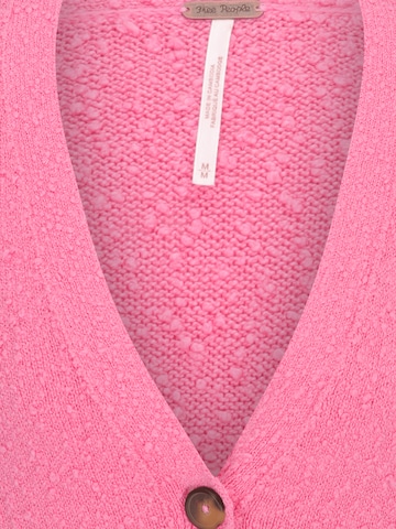 Geacă tricotată 'FOUND MY FRIEND' de la Free People pe roz