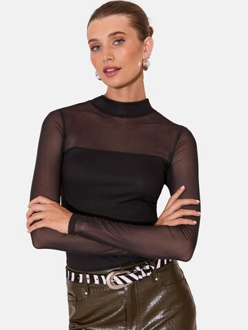 Tricou de la Lipsy pe negru: față