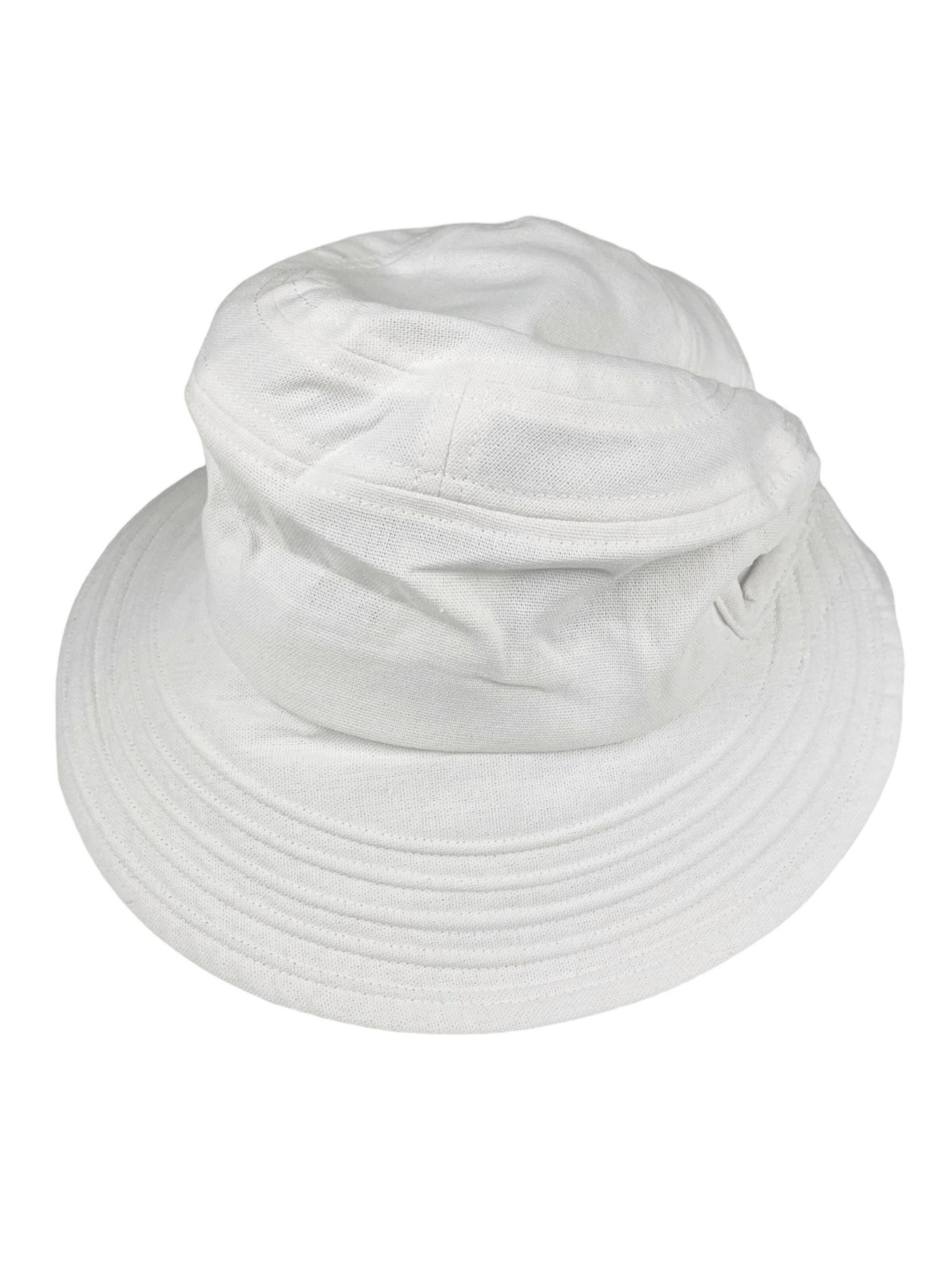 Kumixi - Sombrero en blanco: frente