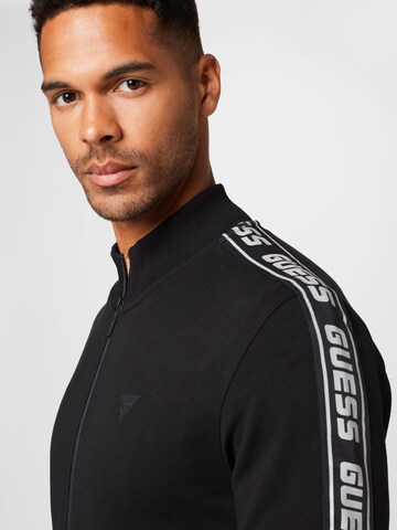 GUESS Sportsweatjacke in Schwarz