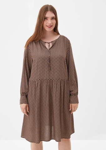 TRIANGLE Shirt Dress in Brown: front