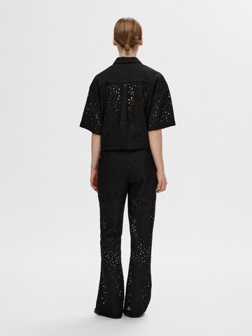 Flared Pantaloni 'KAROLA' di SELECTED FEMME in nero