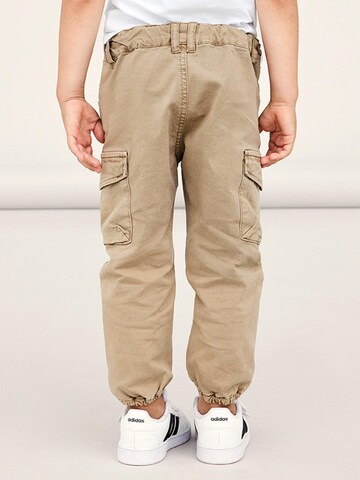 Effilé Pantalon 'Bob' NAME IT en beige