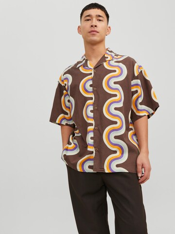 JACK & JONES Comfort Fit Skjorta 'Belize' i brun: framsida