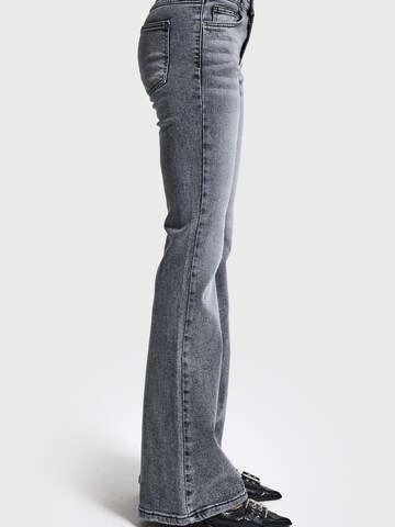 IT'S BASIC Flared Jeans 'Flare Mid Rise Jeans' in Grijs