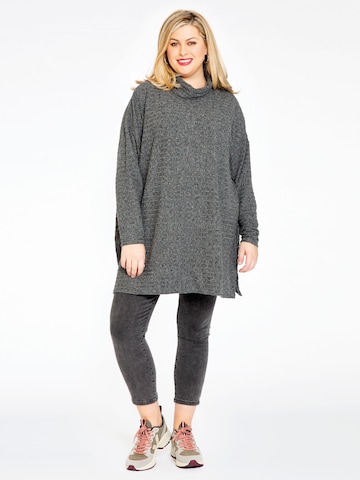 Yoek Sweater in Grey