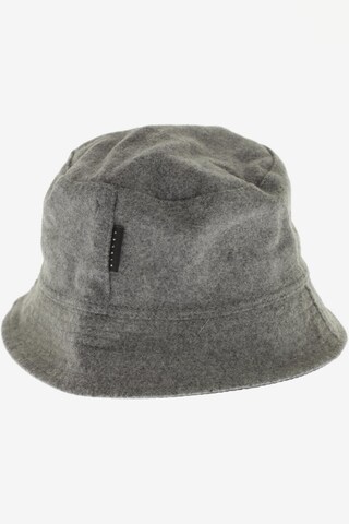 Sisley Hat & Cap in 60 in Grey