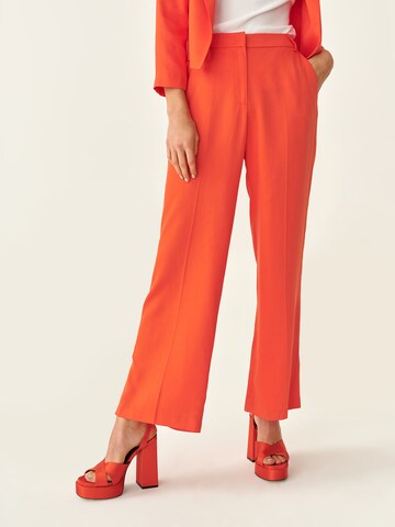 TATUUM Szeroka nogawka Spodnie 'Splito' w kolorze pomarańczowy: przód