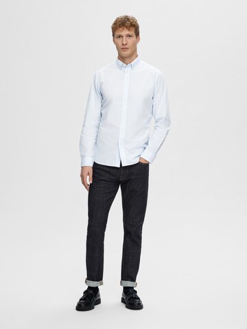 Coupe slim Chemise 'Rick' SELECTED HOMME en bleu