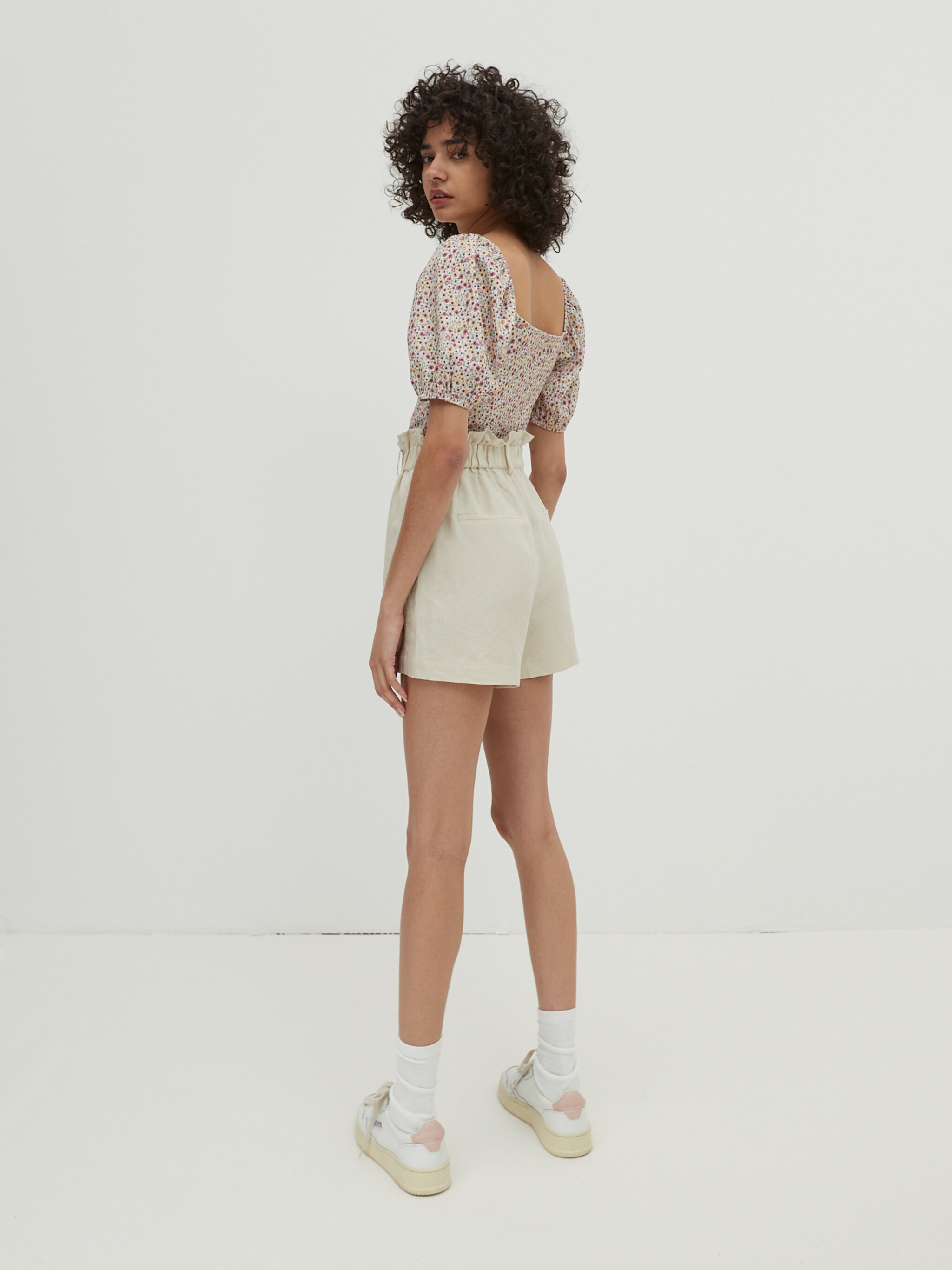 EDITED Produits Pantalon 'Jazlyn' beige