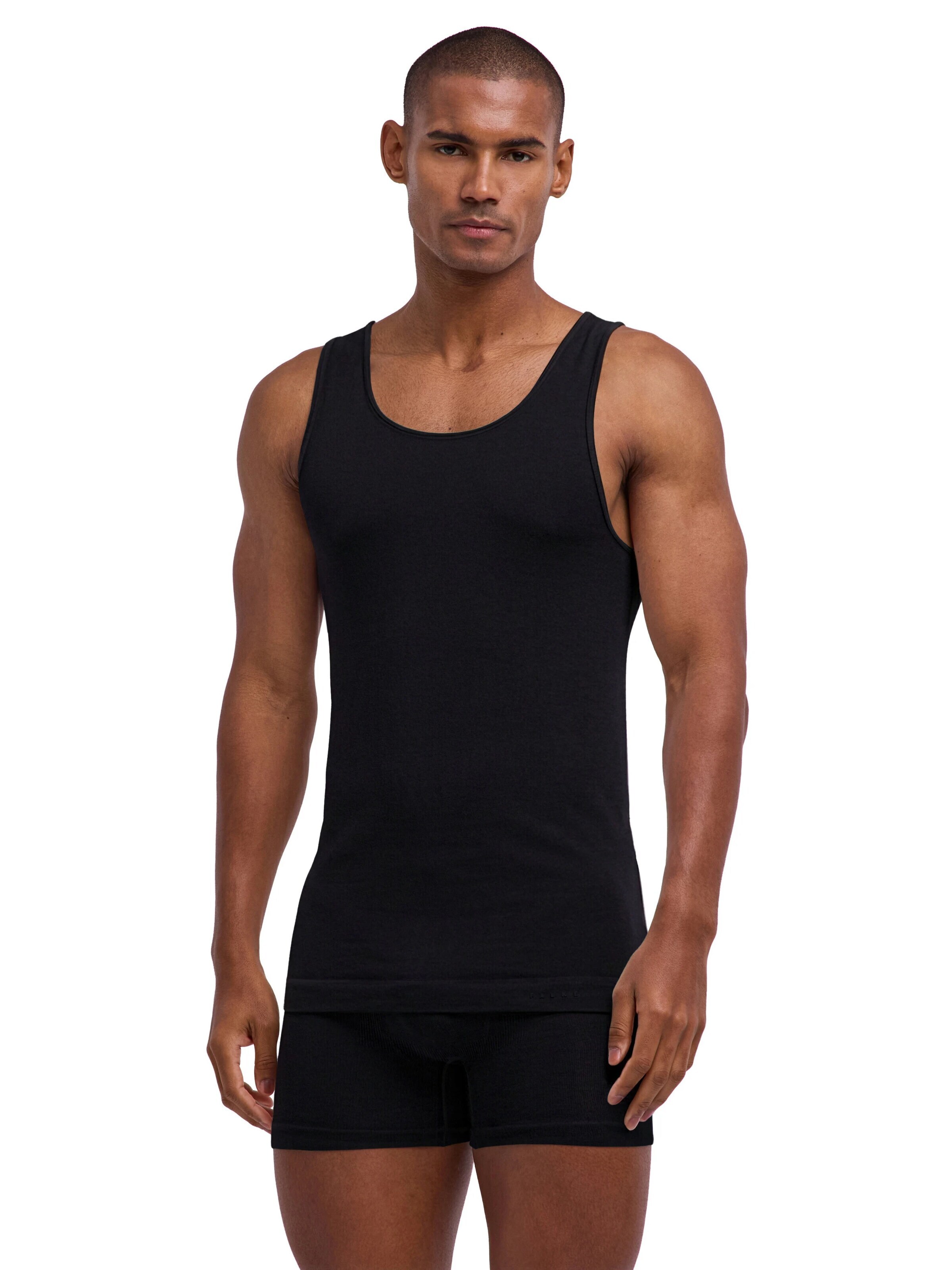 FALKE Undershirt 'Seamless' in Black: front