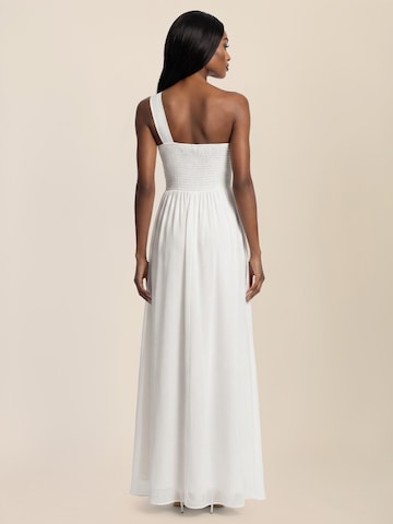 APART Kleid in Beige