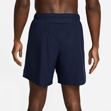 NIKE Regular Sportshorts 'Challenger' in Blau