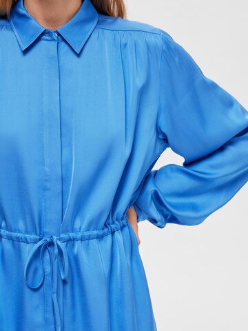 Robe-chemise 'Thea' SELECTED FEMME en bleu