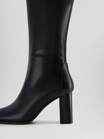 Bershka Stiefel in Schwarz