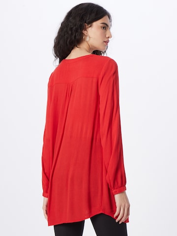 KAFFE CURVE Tunic 'Amber' in Red