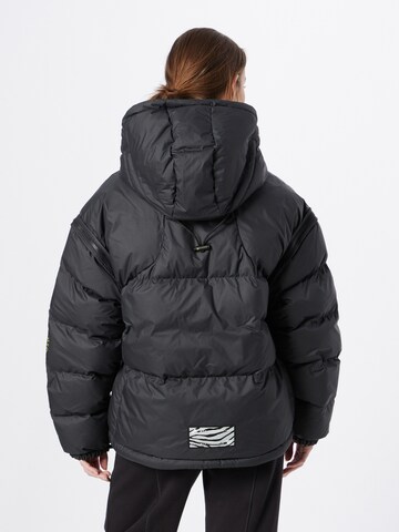 ADIDAS BY STELLA MCCARTNEY Sportjacke 'Pull-On' in Schwarz