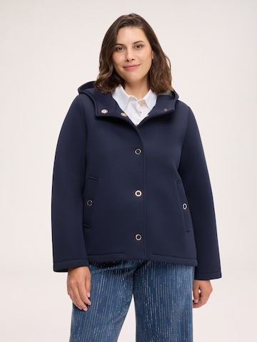 Cappotto di mezza stagione di Fiorella Rubino in blu