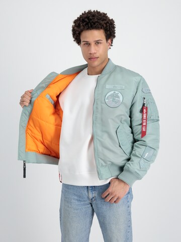 ALPHA INDUSTRIES Átmeneti dzseki 'MA-1' - zöld