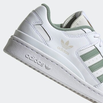 ADIDAS ORIGINALS Ниски маратонки 'Forum Classic' в бяло