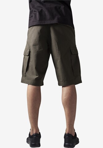 Urban Classics Loosefit Shorts in Grün