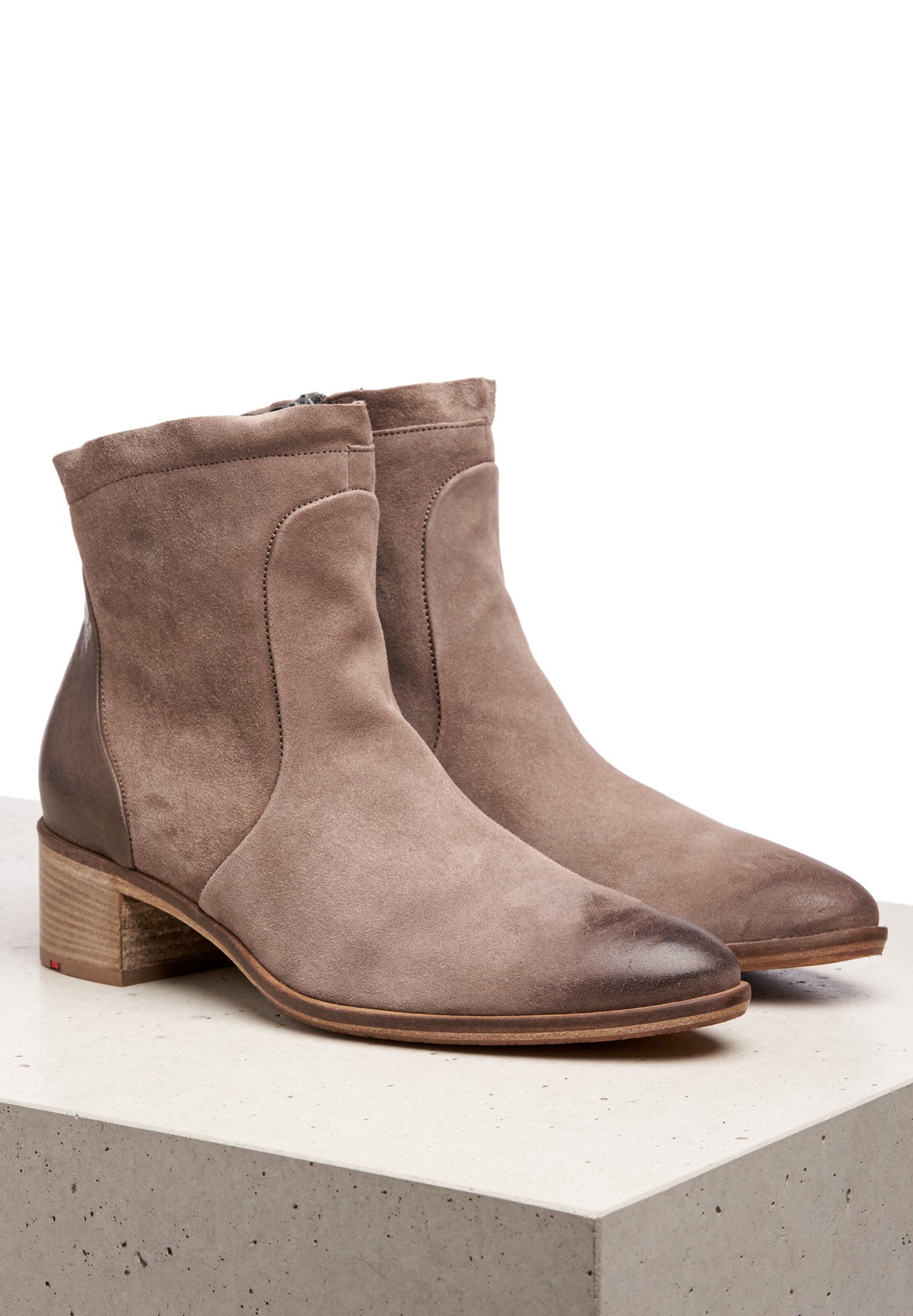 LLOYD Ankle Boots in Brown