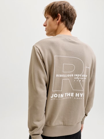 JJ Rebel - Sweatshirt 'JREBZAKI' em castanho