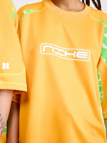 Nike Sportswear Μπλουζάκι σε πορτοκαλί