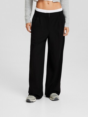 Bershka Wide leg Pleat-Front Pants in Black: front