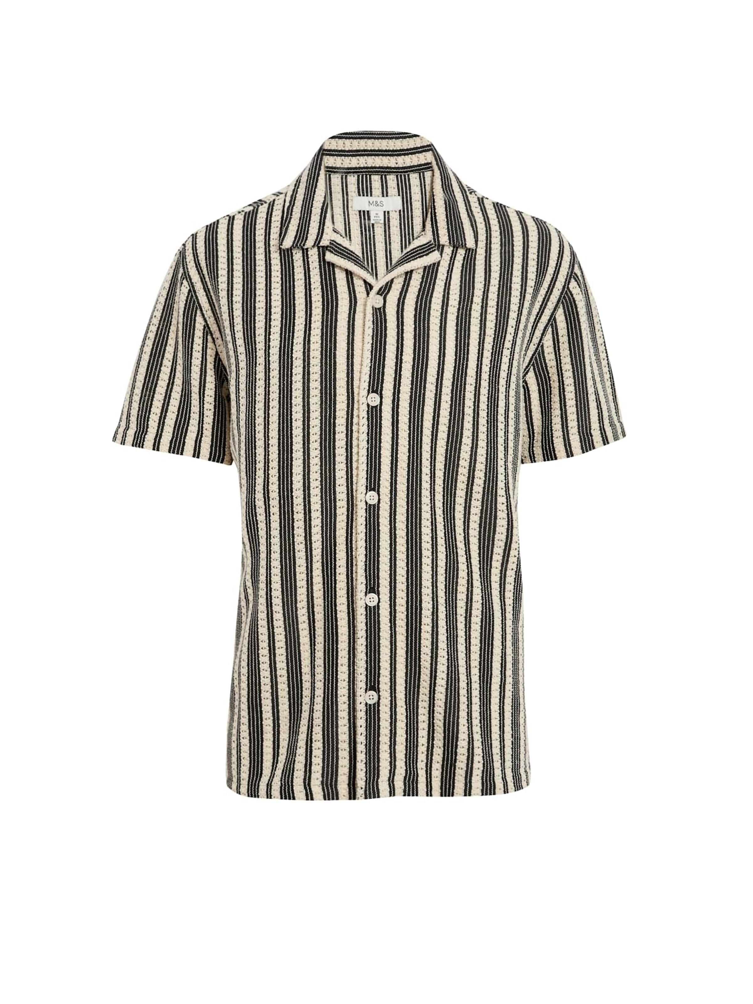 Coupe regular Chemise Marks & Spencer en noir : devant