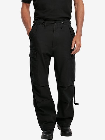 Brandit Loose fit Cargo trousers in Black: front