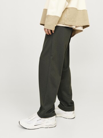 JACK & JONES Loose fit Pants in Green