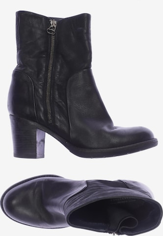 sacha Dress Boots in 39 in Black: front
