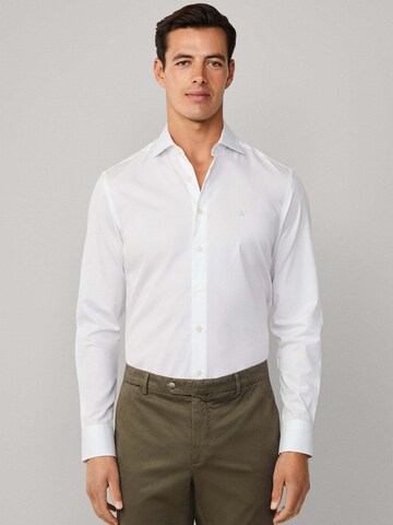 Coupe regular Chemise 'Magic' Hackett London en blanc : devant
