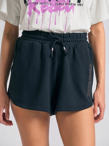 Funky Buddha Loosefit Broek in Zwart: voorkant