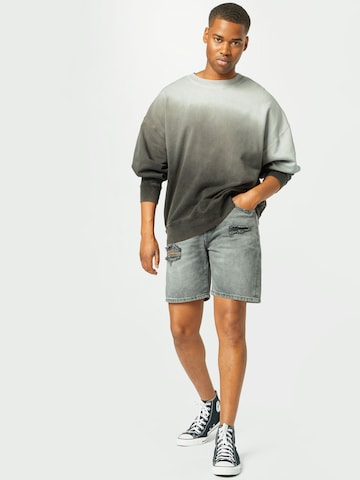 tigha Regular Shorts 'Ley' in Grau