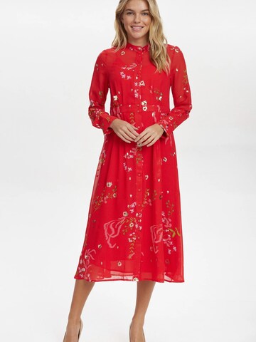 Robe 'Kyndall' NÜMPH en rouge