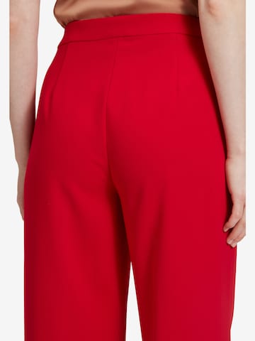 Regular Pantalon à pince Vera Mont en rouge