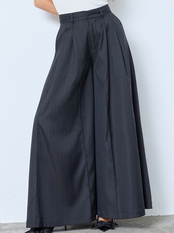 co'couture Широки крачоли Панталон 'Paris' в черно: отпред