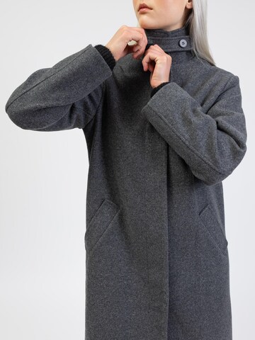 BROKE + SCHÖN Winter Coat in Grey