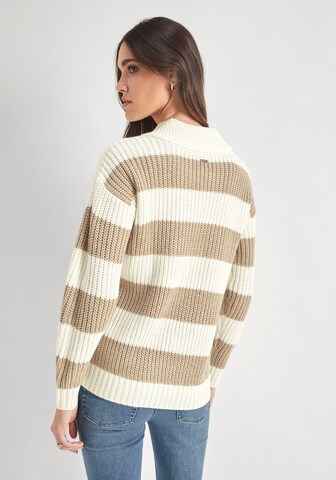 HECHTER PARIS Sweater in Beige